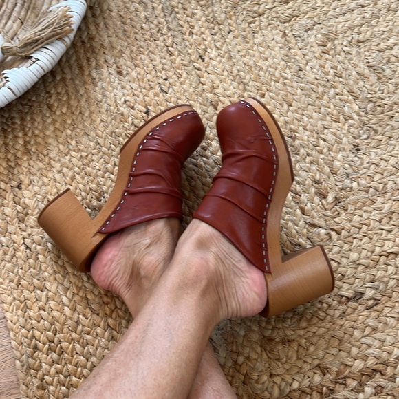 Swedish Hasbeens NWT Cognac Wrinkle Slip Inn Clog Comfortable and Fun Boho ❤️ - Picture 5 of 14